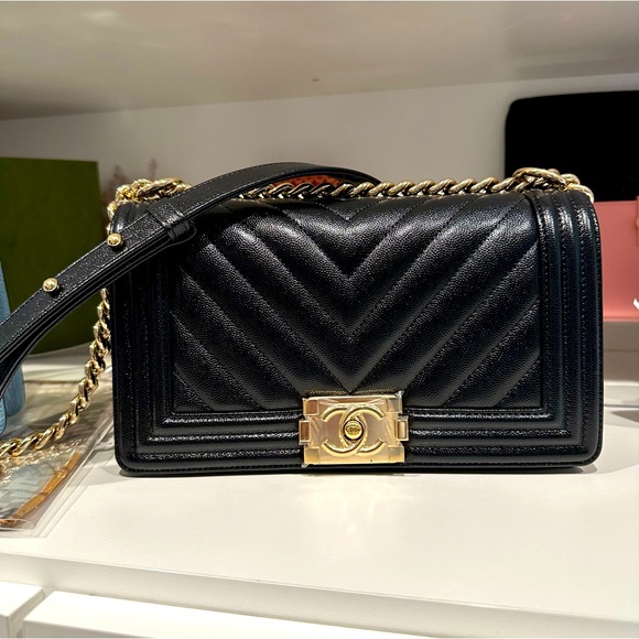 Chanel NWT Boy Bag new medium Caviar leather shoulder / crossbody bag - Picture 4 of 13